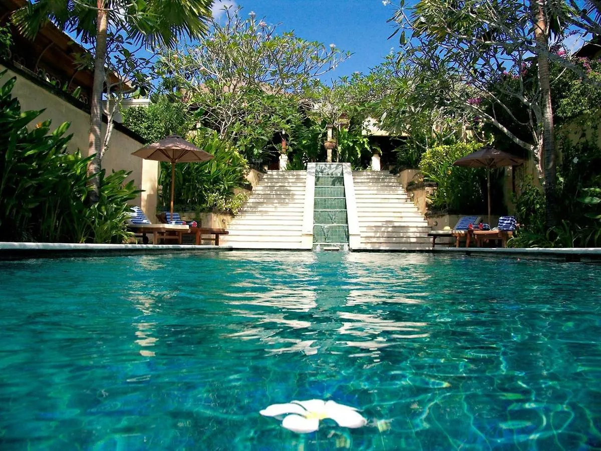 Pat-Mase Villas location